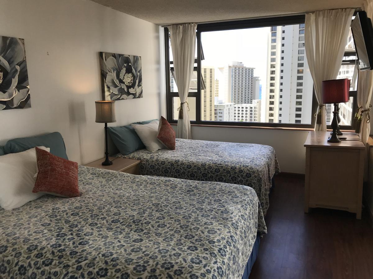 Апартаменти Waikiki Banyan Гонолулу Екстер'єр фото